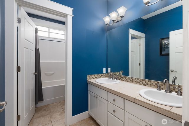 8890 Yarrow Court SE, Olympia, WA 98501