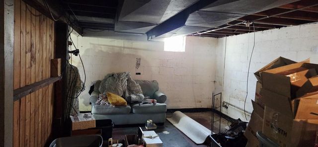 2635 Parkway Drive, Highland, IN 46322