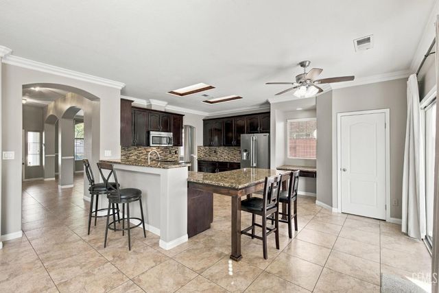 1316 Elkhorn Creek Lane, Bakersfield, CA 93311