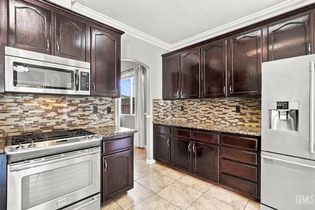 1316 Elkhorn Creek Lane, Bakersfield, CA 93311