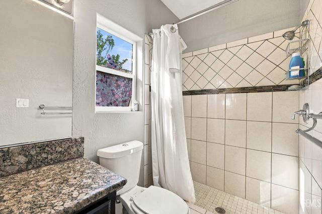 1316 Elkhorn Creek Lane, Bakersfield, CA 93311