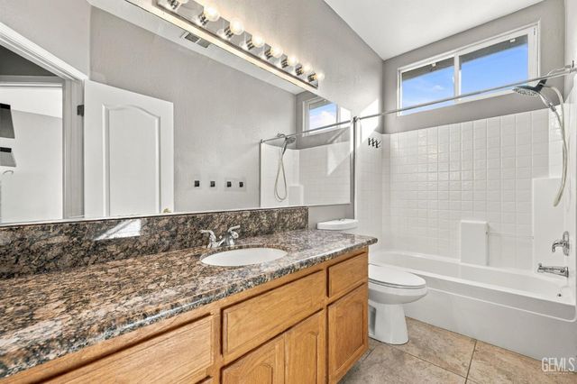 1316 Elkhorn Creek Lane, Bakersfield, CA 93311