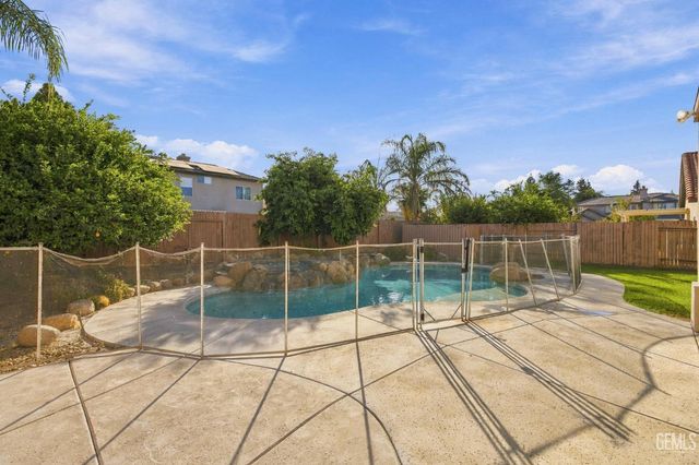 1316 Elkhorn Creek Lane, Bakersfield, CA 93311