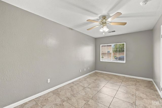 1316 Elkhorn Creek Lane, Bakersfield, CA 93311