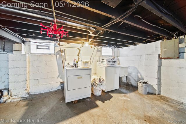 595 E Drayton Street, Ferndale, MI 48220