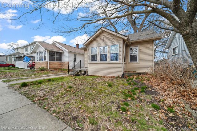595 E Drayton Street, Ferndale, MI 48220