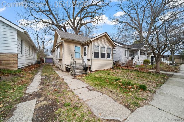 595 E Drayton Street, Ferndale, MI 48220
