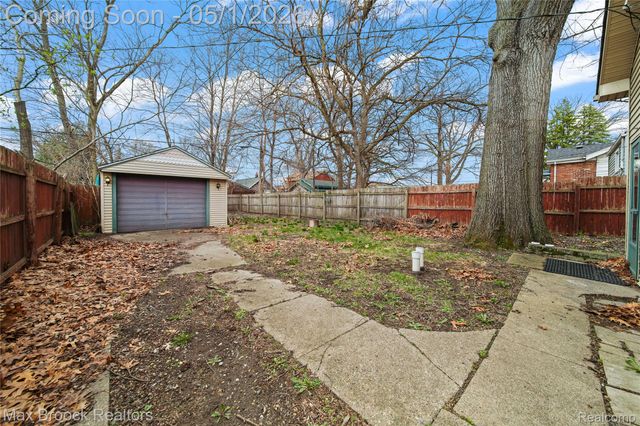 595 E Drayton Street, Ferndale, MI 48220