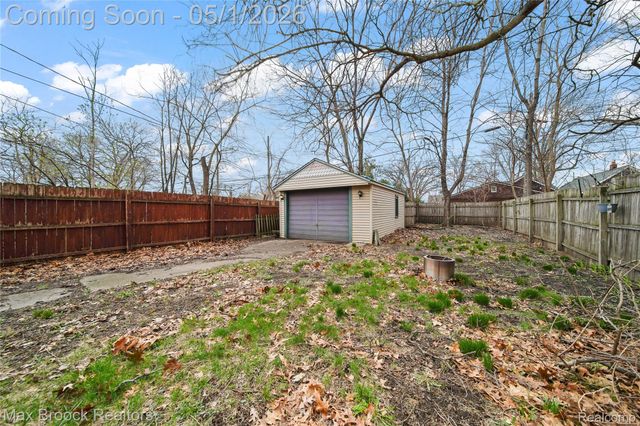 595 E Drayton Street, Ferndale, MI 48220