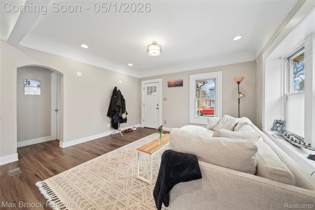 595 E Drayton Street, Ferndale, MI 48220
