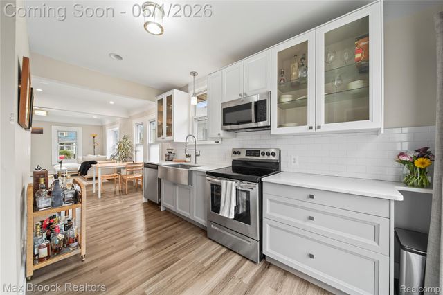 595 E Drayton Street, Ferndale, MI 48220