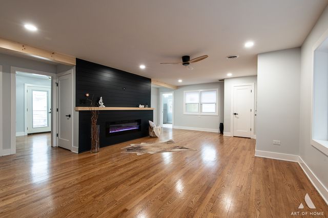 8459 S 85th Court, Hickory Hills, IL 60457