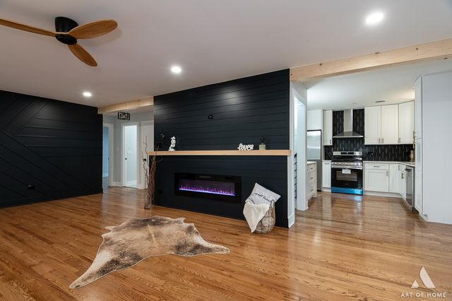 8459 S 85th Court, Hickory Hills, IL 60457