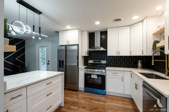 8459 S 85th Court, Hickory Hills, IL 60457