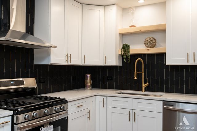 8459 S 85th Court, Hickory Hills, IL 60457