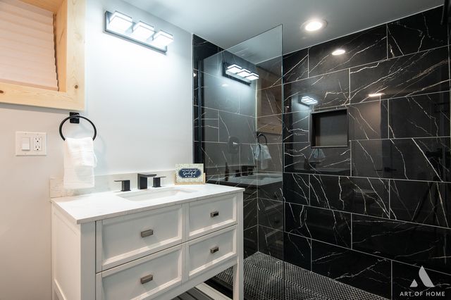 8459 S 85th Court, Hickory Hills, IL 60457