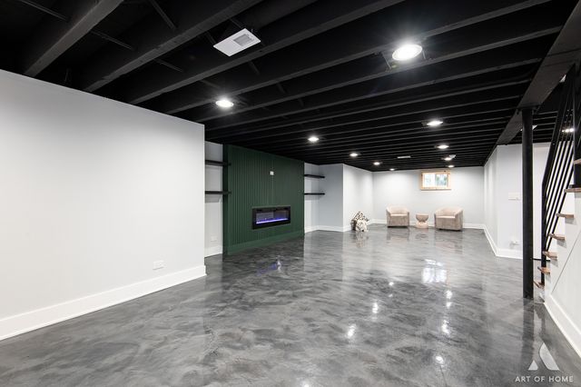 8459 S 85th Court, Hickory Hills, IL 60457