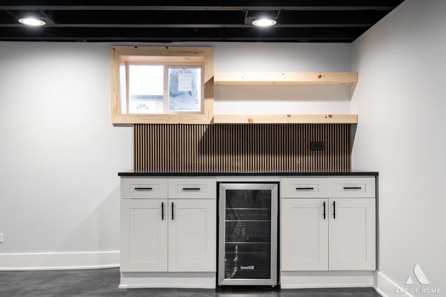 8459 S 85th Court, Hickory Hills, IL 60457