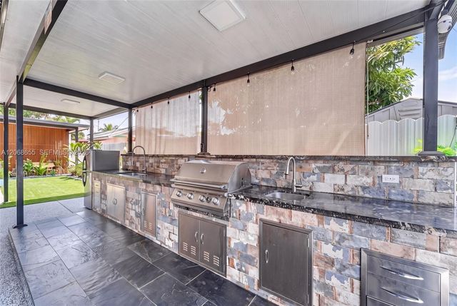 700 W 51st Place, Hialeah, FL 33012