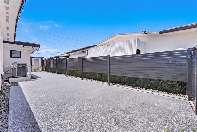 700 W 51st Place, Hialeah, FL 33012