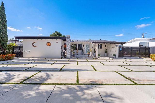700 W 51st Place, Hialeah, FL 33012