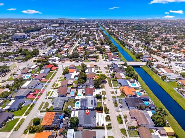 700 W 51st Place, Hialeah, FL 33012