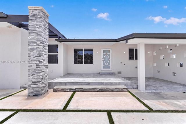 700 W 51st Place, Hialeah, FL 33012