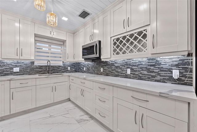 700 W 51st Place, Hialeah, FL 33012
