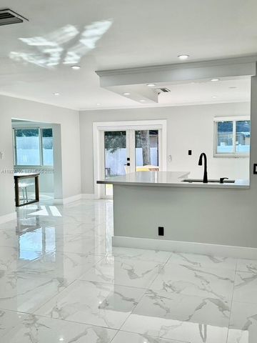 4681 SW 26th Ter 0, Dania Beach, FL 33312