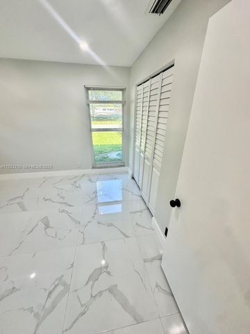 4681 SW 26th Ter 0, Dania Beach, FL 33312