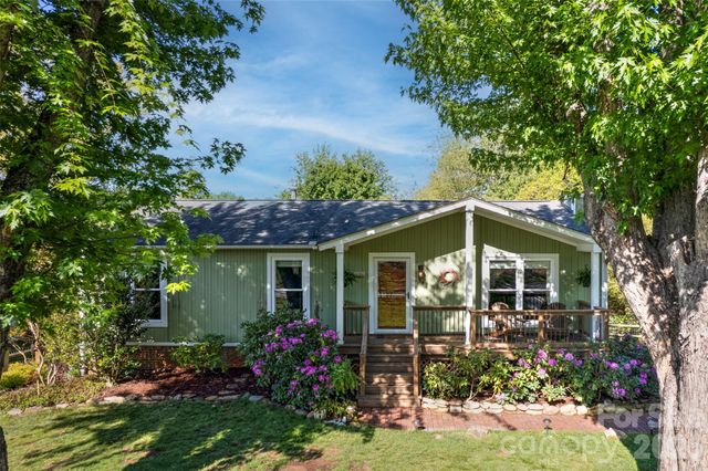 34 Knoll Ridge Drive, Asheville, NC 28804
