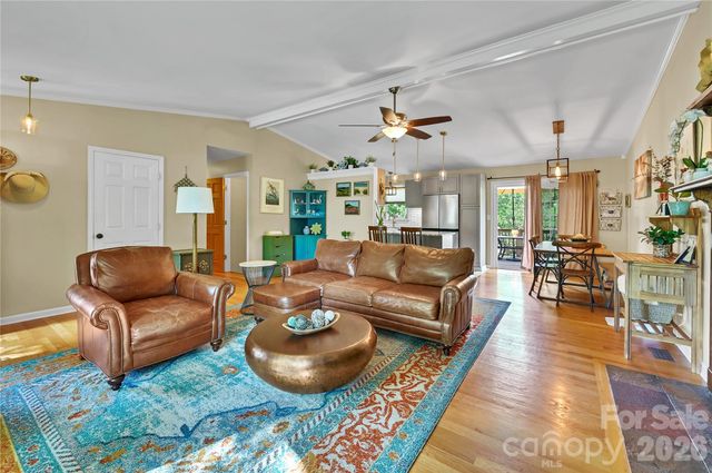 34 Knoll Ridge Drive, Asheville, NC 28804