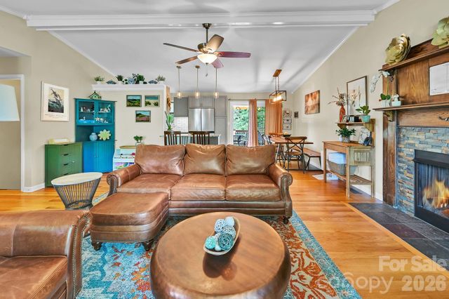34 Knoll Ridge Drive, Asheville, NC 28804