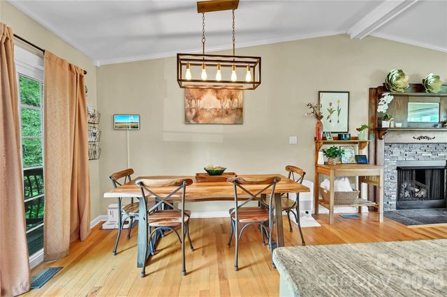 34 Knoll Ridge Drive, Asheville, NC 28804
