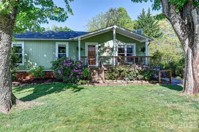 34 Knoll Ridge Drive, Asheville, NC 28804