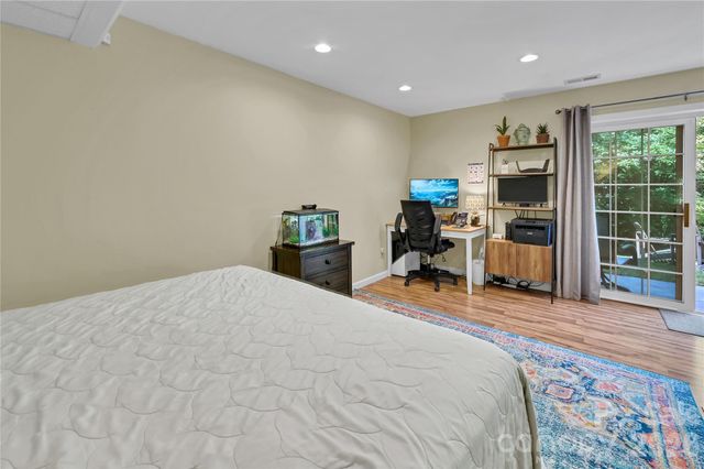 34 Knoll Ridge Drive, Asheville, NC 28804