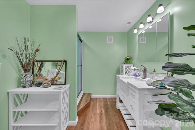 34 Knoll Ridge Drive, Asheville, NC 28804
