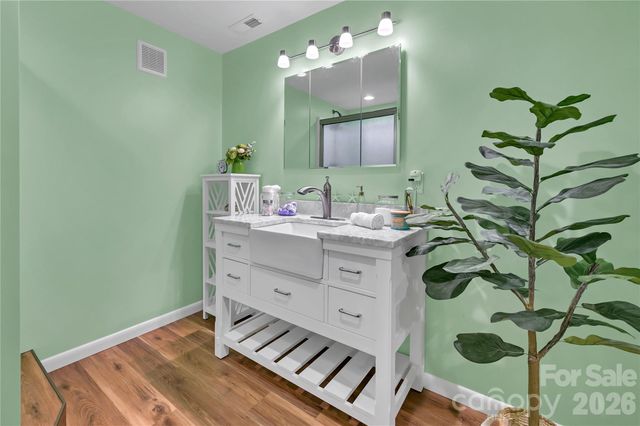 34 Knoll Ridge Drive, Asheville, NC 28804