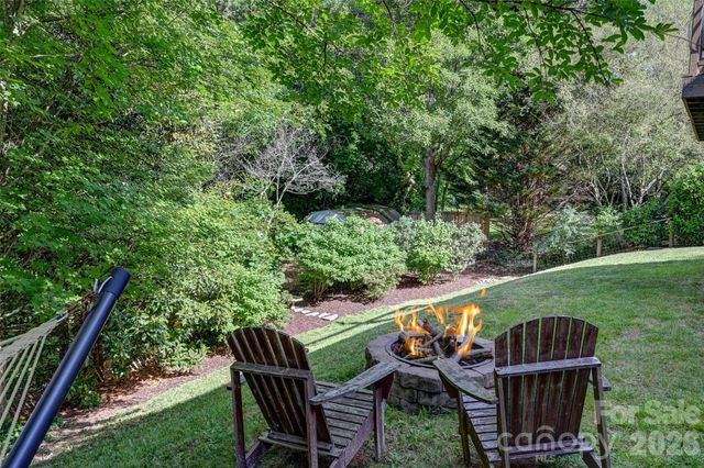 34 Knoll Ridge Drive, Asheville, NC 28804