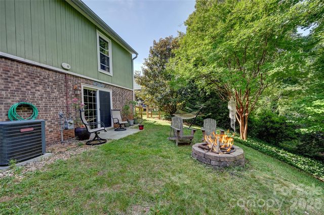34 Knoll Ridge Drive, Asheville, NC 28804