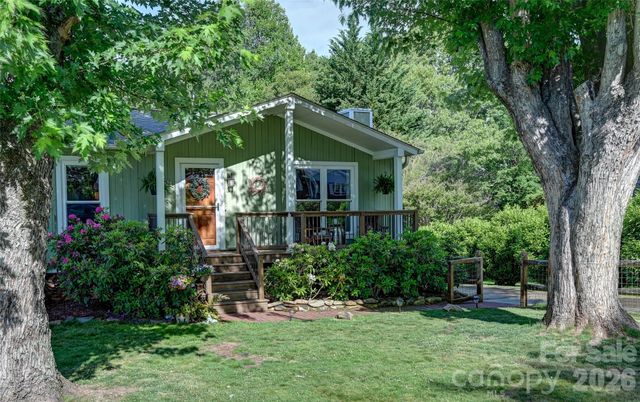 34 Knoll Ridge Drive, Asheville, NC 28804