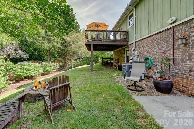34 Knoll Ridge Drive, Asheville, NC 28804