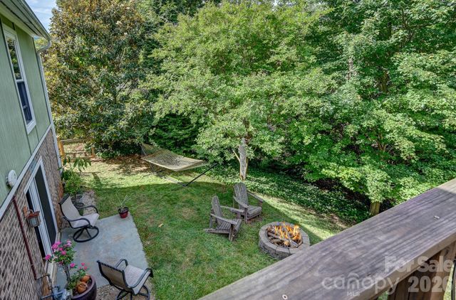 34 Knoll Ridge Drive, Asheville, NC 28804