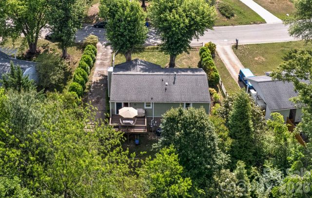 34 Knoll Ridge Drive, Asheville, NC 28804