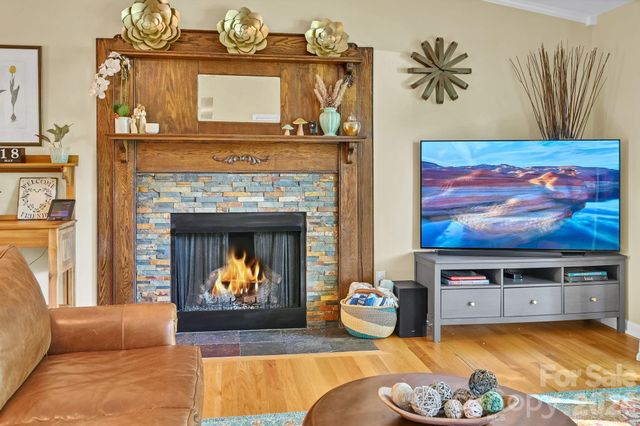 34 Knoll Ridge Drive, Asheville, NC 28804