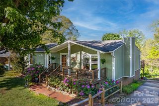 34 Knoll Ridge Drive, Asheville, NC 28804