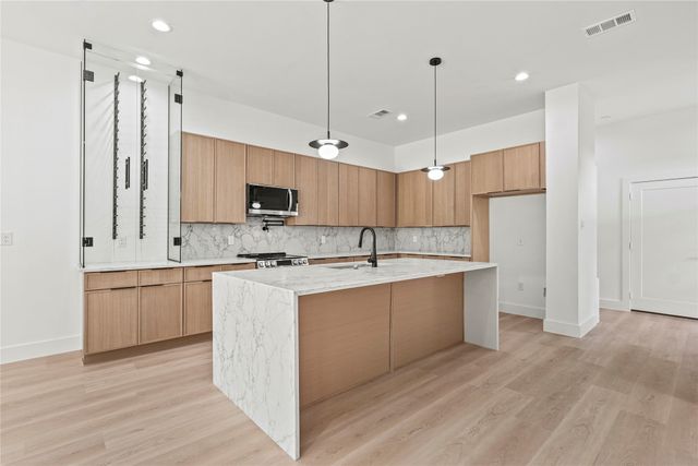 1908 Duluth Street, Dallas, TX 75212