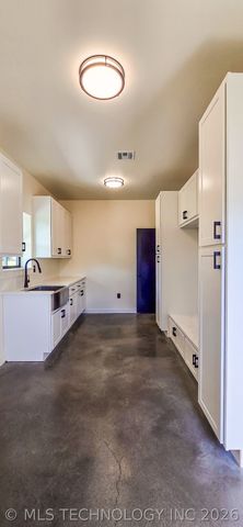 64 Reagan Drive, Eufaula, OK 74432