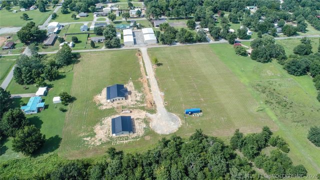 64 Reagan Drive, Eufaula, OK 74432