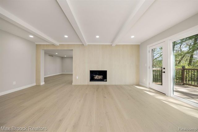 5240 Clarendon Crest Street, Bloomfield Hills, MI 48302